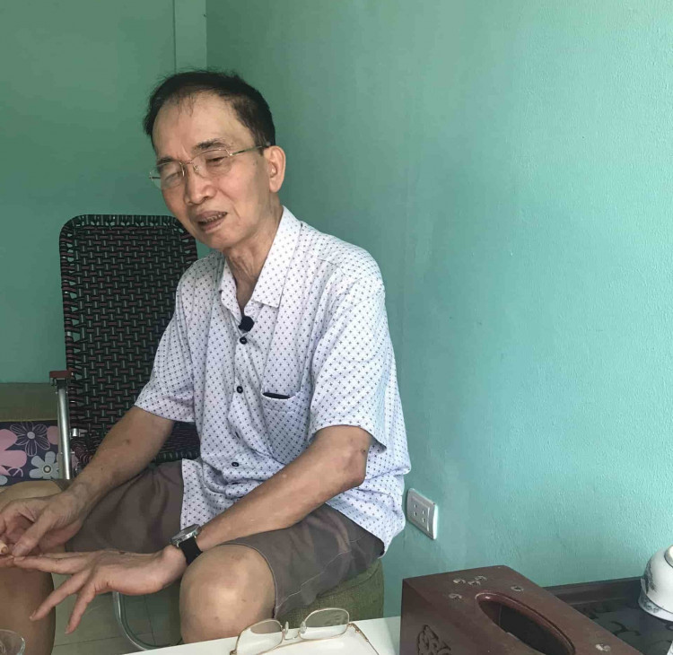 ông Nguyễn Văn Doanh trong căn nhà nhỏ ở ngõ 269 Lạc Long Quân - Tây Hồ - Hà Nội
