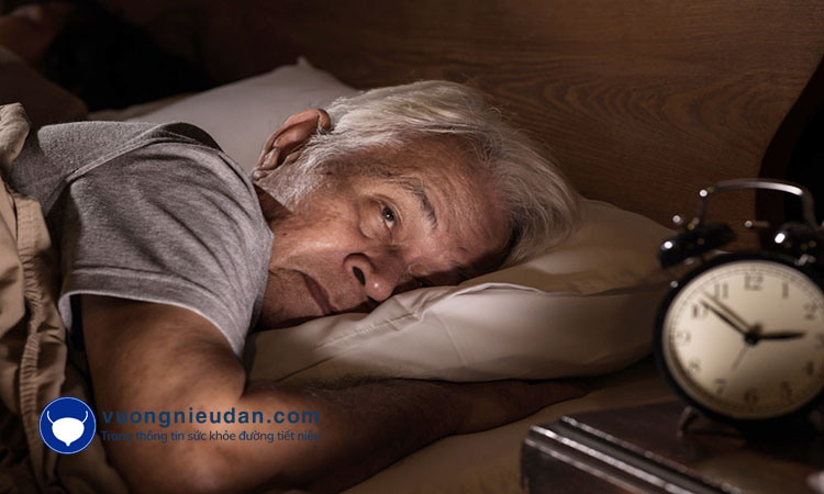 Chứng đi tiểu đêm gây mất ngủ, rối loạn giấc ngủ khiến cơ thể người bệnh mệt mỏi, căng thẳng...