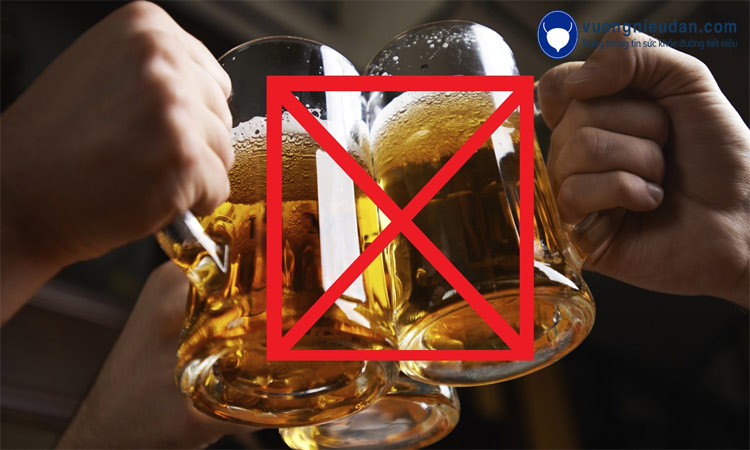 Đồ uống có cồn có thể hoạt động như một chất lợi tiểu kích thích bàng quang.