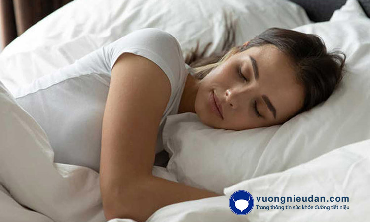 Chứng tiểu đêm có thể làm ảnh hưởng tới giấc ngủ và các vấn đề về giấc ngủ cũng ảnh hưởng đáng kể tới chứng tiểu đêm