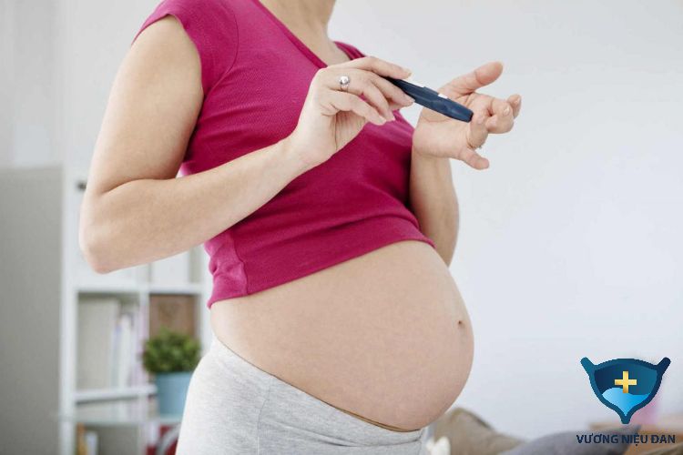 Tiểu đường thai kỳ là một trong những nguyên nhân gây ra tình trạng tiểu không kiểm soát