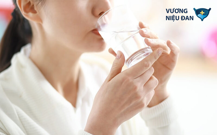 Cơ thể sẽ phát sinh cơn buồn tiểu trong khoảng từ 30 - 45 phút sau khi uống nước