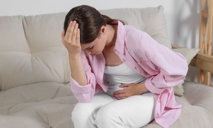 Bệnh gặp nhiều ở phụ nữ với triệu chứng đau bụng dưới hoặc đau quanh xương chậu 